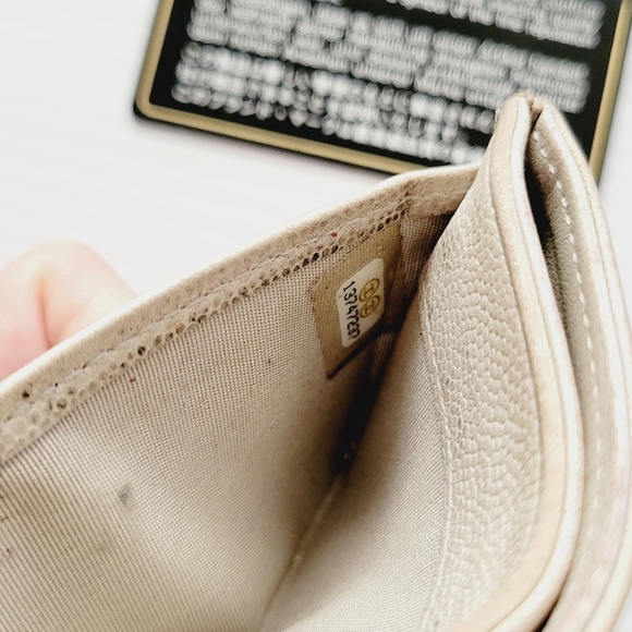 Chanel Caviar Ivory Card Holder Authentic - Picture 10 of 16